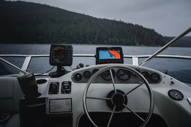 How to Choose a Fish Finder: Sonar Types, Screen Size & What Actually Matters